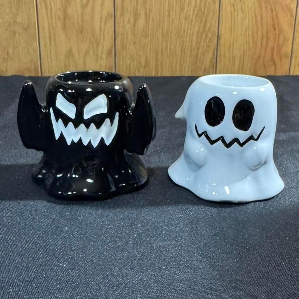 KillStar Set of 2 ceramic tea light holders in black and white Brand New‎